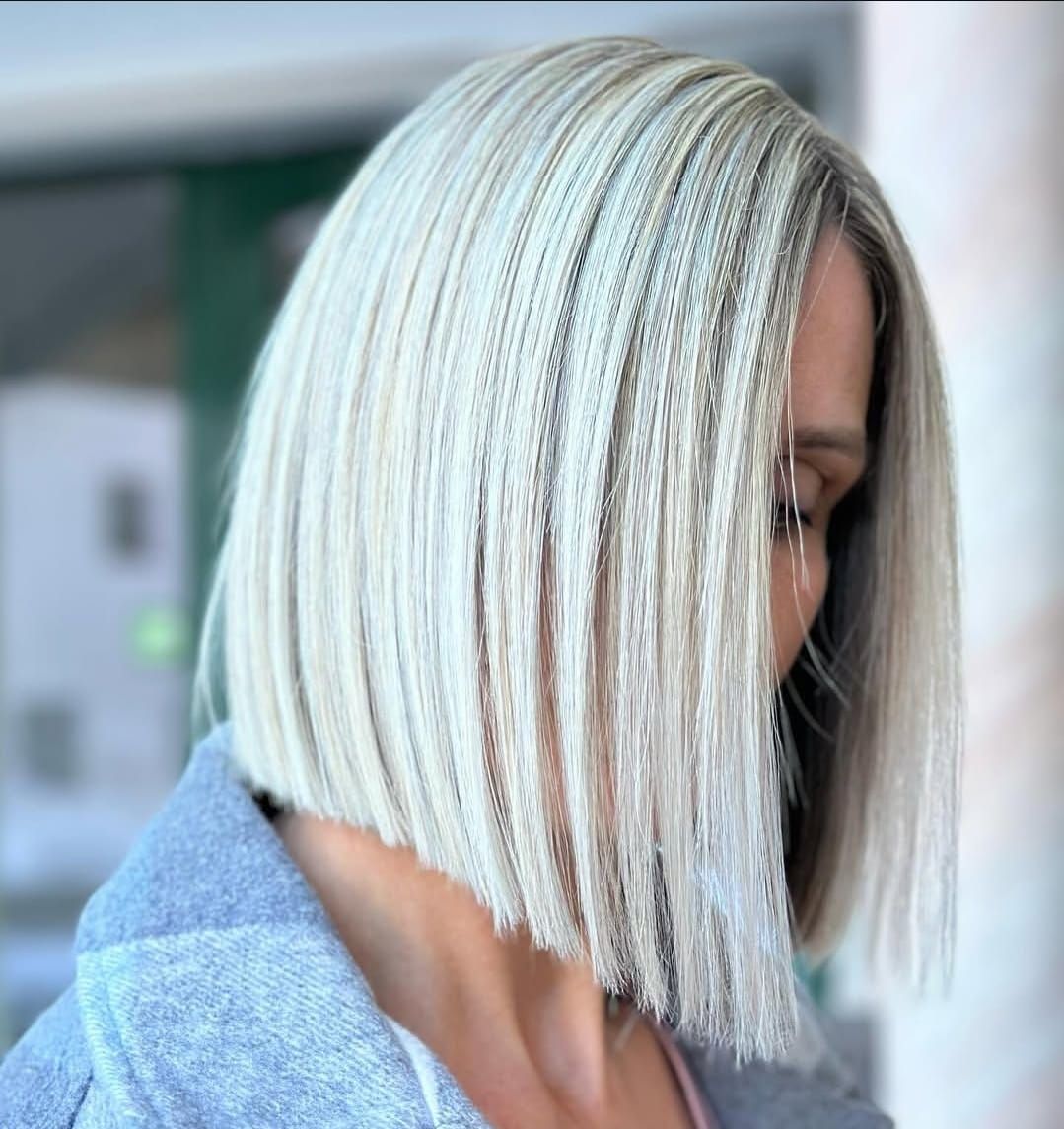 Platinblonder Bob